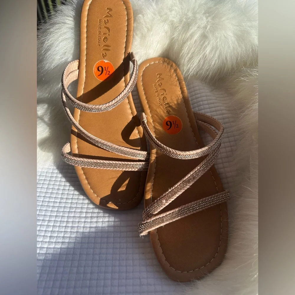 Cream Minimalist Sandals with Crossed Straps - Picture 5 of 9